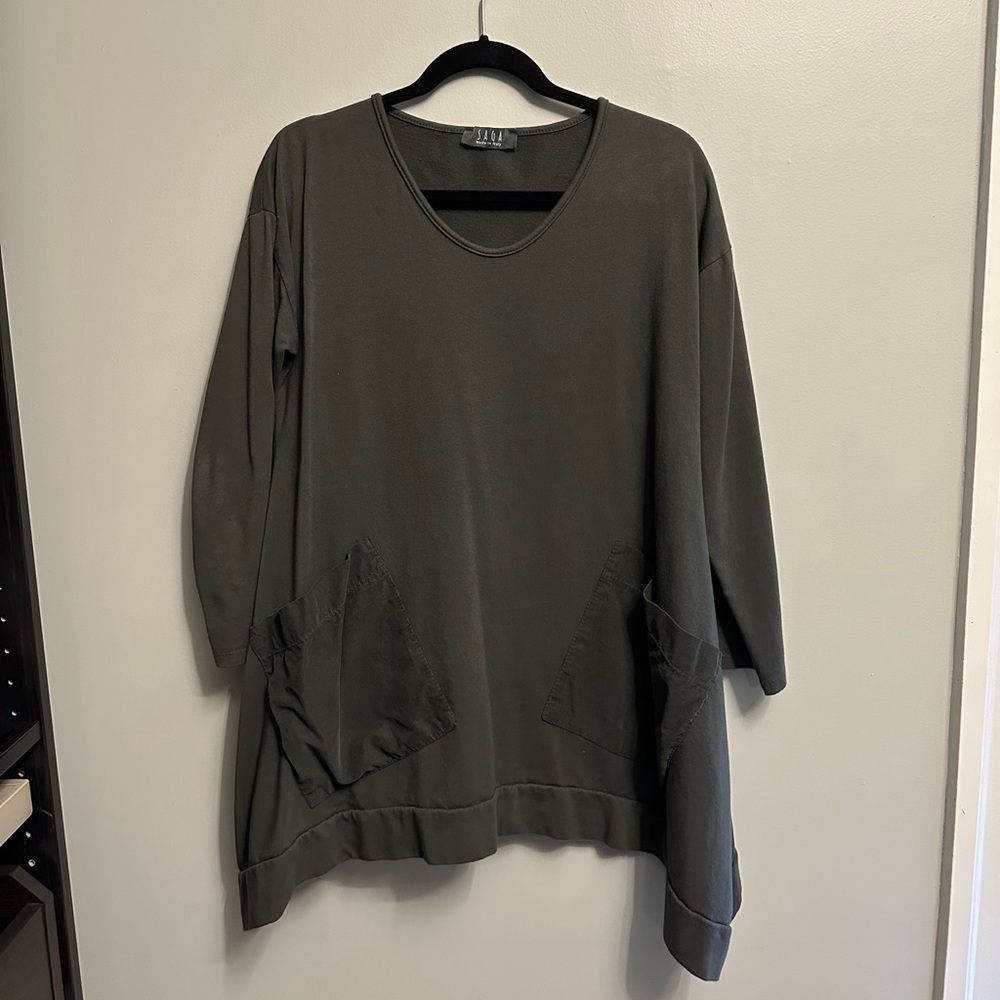 Tunic sweater! Khaki with  fine corduroy pockets. Great for Fall! M/L
